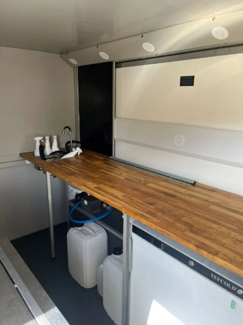 Eddisons - Leeds - Vintage Peugeot J7 Converted Food Truck / Catering Van - Auction Image 5