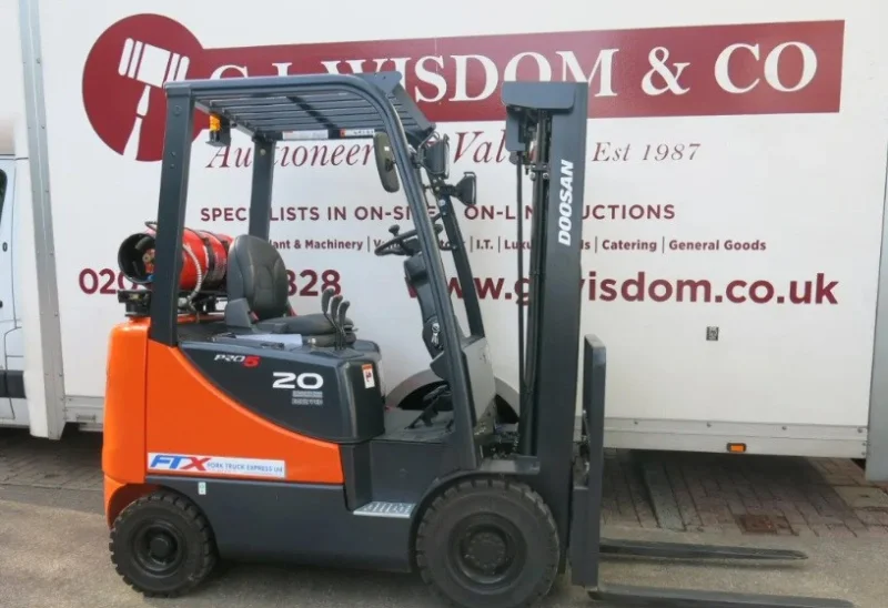 G J Wisdom & Co - Huge On-Site Sale For The Entire Contents Of Laboratories & Scientific Equipment - Auction Image 2