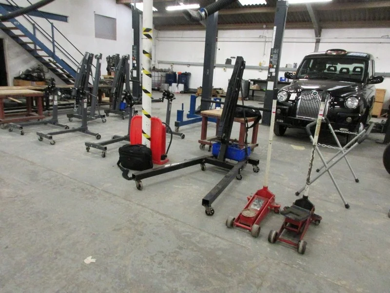 Lambert Smith Hampton - Southampton - Garage Equipment, Forklift, Compressor, Petrol Engines, Stock, Motor Vehicles, etc - Auction Image 4