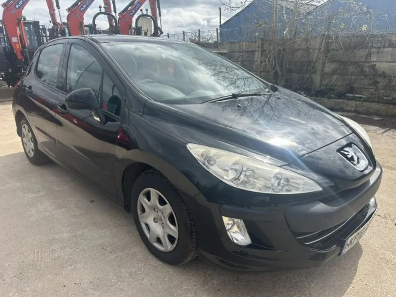 JPS Chartered Surveyors - Motor Vehicle Auction - 25 x Part Exchanged / Used Motor Vehicles to include Range Rover, Mercedes-Benz, Audi, BMW, Chrysler & More - Auction Image 4