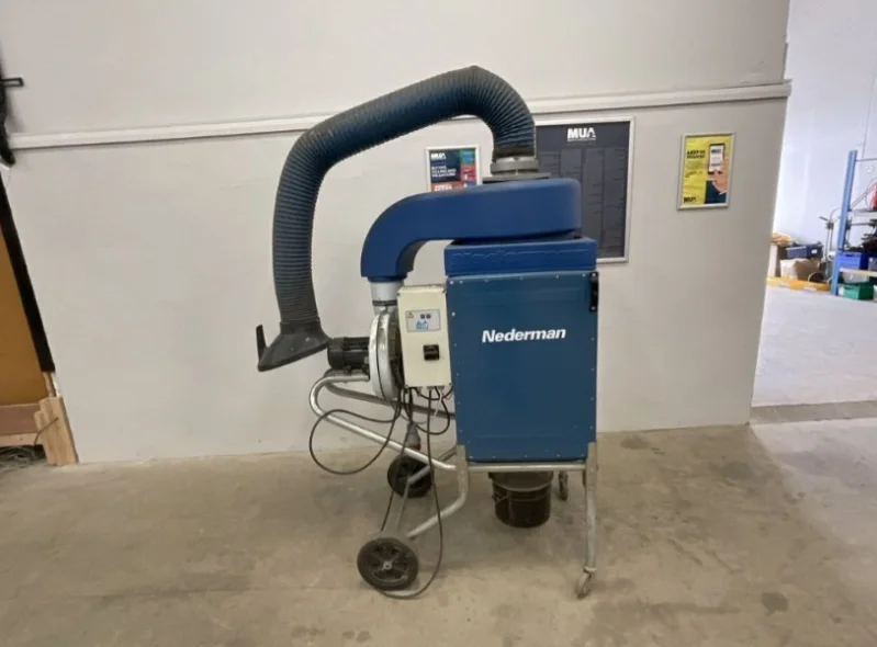 Mid Ulster Auctions Ltd - Tool Auction to include 3M Manual Folder, 3 Phase Filter Box on Wheels, Vehicles Lifts, 3 Phase 2 Post Lift - Auction Image 2