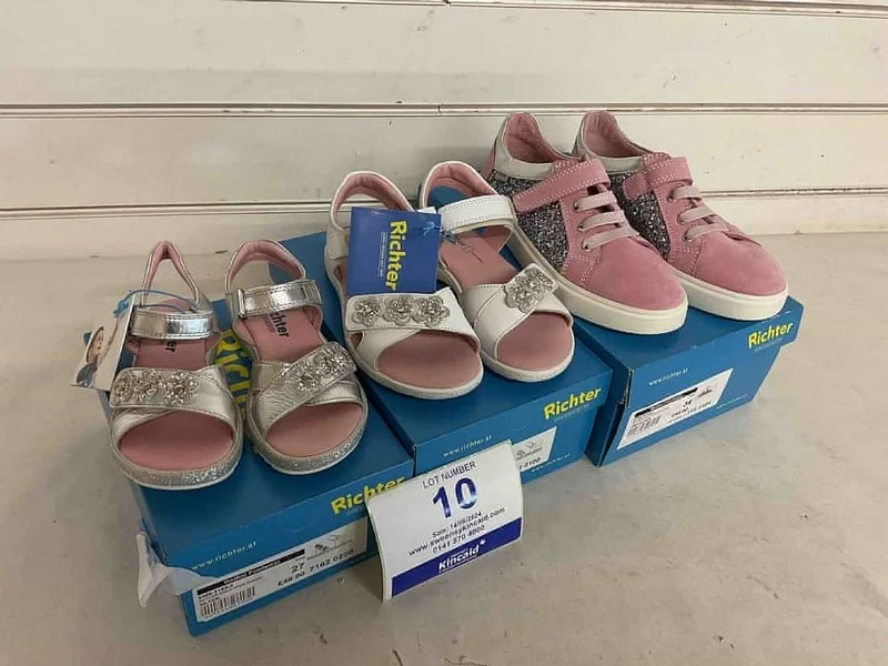 Sweeney Kincaid - Large Quantity of Premium Brand Children's Shoes Auction - Auction Image 3