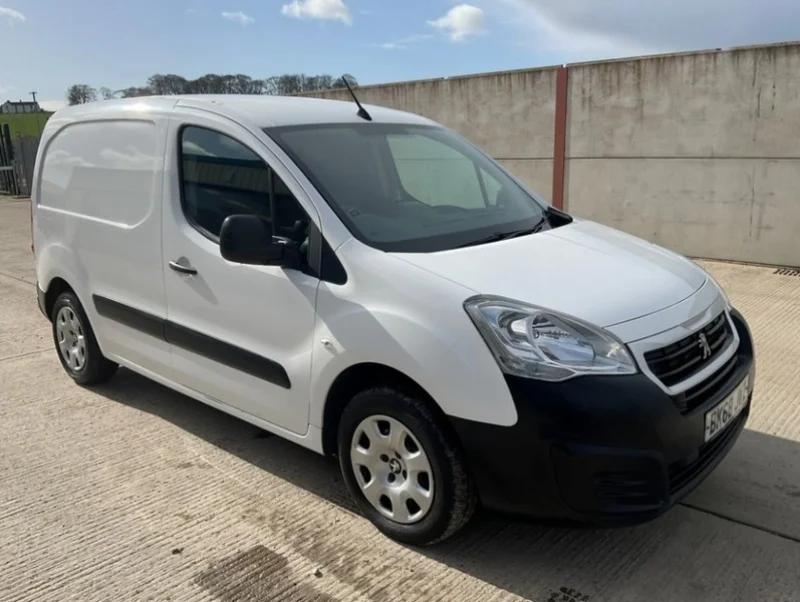 Mid Ulster Auctions Ltd - Vehicle Auction to include Vans, Cars, HGV's - Auction Image 4