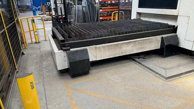 Charter Auctions Ltd - 2015 Mazak Optiplex 3015 Fiber II 4kW Fiber Laser - Auction Image 4
