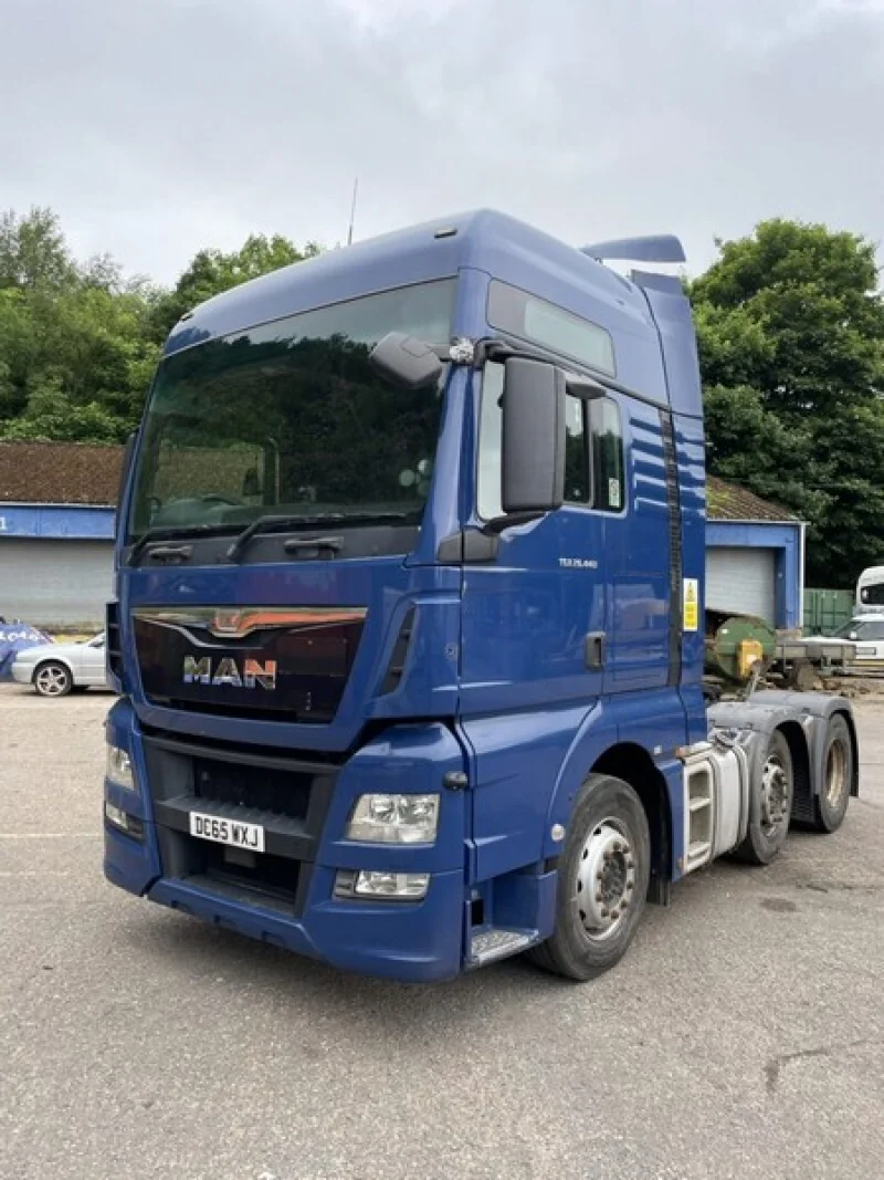 Walker Singleton - 4 MAN TGX.26.440 6 x 2 Tractor Units (2016) Auction - Auction Image 4