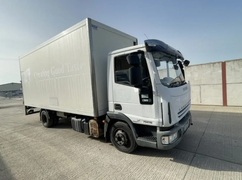 Mid Ulster Auctions Ltd - Vans, Cars & HGV's to include Mercedes, Volkswagen, Ford, Iveco, Kia, Jaguar, Audi & More - Auction Image 5
