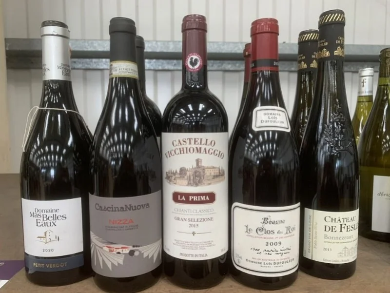 Eddisons - Scunthorpe - The Contents of a Bistro to include Alcohol Stocks - Auction Image 1
