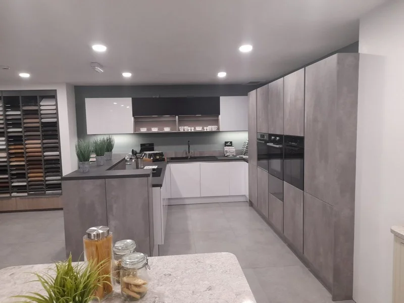Eddisons - Manchester - The Assets of A Kitchen Showroom Auction - Further lots to include Appliances & Warehouse Equipment - Auction Image 3