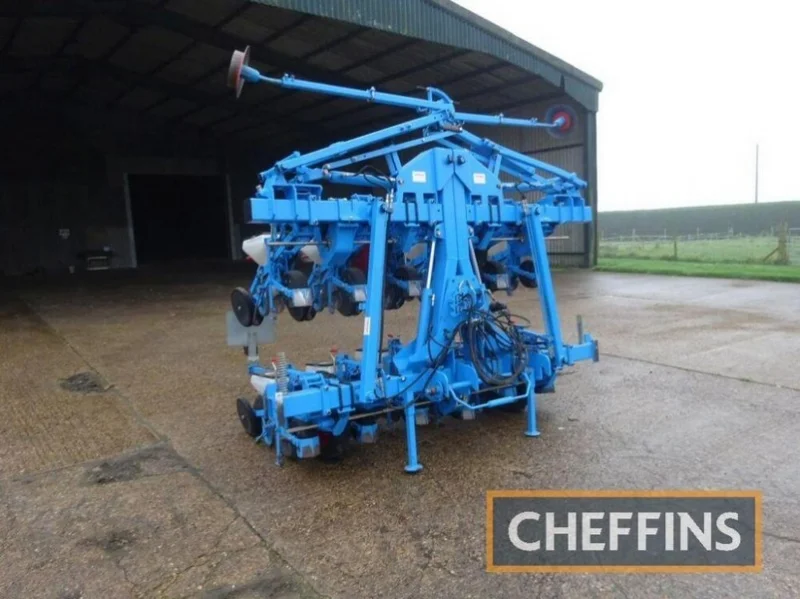 Cheffins - Agricultural Tractors, Combine Harvester, Telescopic Loader, Forklift, Implements & Machinery at Auction - Auction Image 7