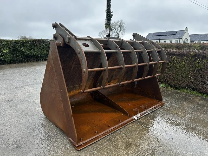 James Armstrong Auctioneers - JCB Waste Spec Teleporters, Walking Floor Trailers, Doppstadt Shredders, Ejector Trailers, Curtainside Trailers & Commercial Vehicles - Auction Image 2