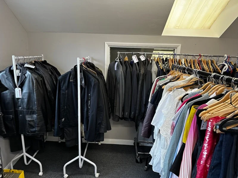 G J Wisdom & Co - Designer Clothing & Luxury Goods Auction - Auction Image 3