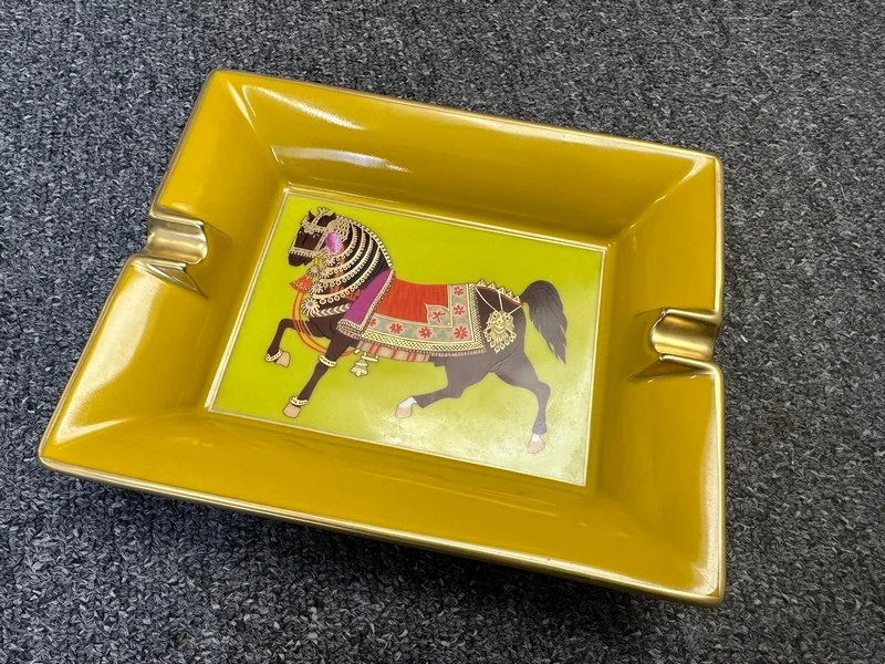 G J Wisdom & Co - Designer Clothing & Luxury Goods Auction - Auction Image 2