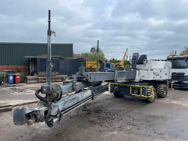 Sanderson Weatherall LLP - Somero Enterprises S-22EZ Concrete Screed Machine Auction - Auction Image 1