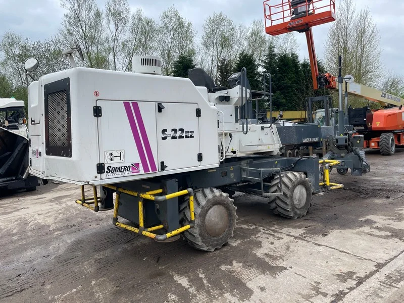 Sanderson Weatherall LLP - Somero Enterprises S-22EZ Concrete Screed Machine Auction - Auction Image 3