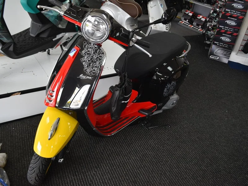 Gilbert Baitson - New and Pre Owned Motorcycle Auction to include Vespa, Honda, Piaggio and More - Auction Image 2