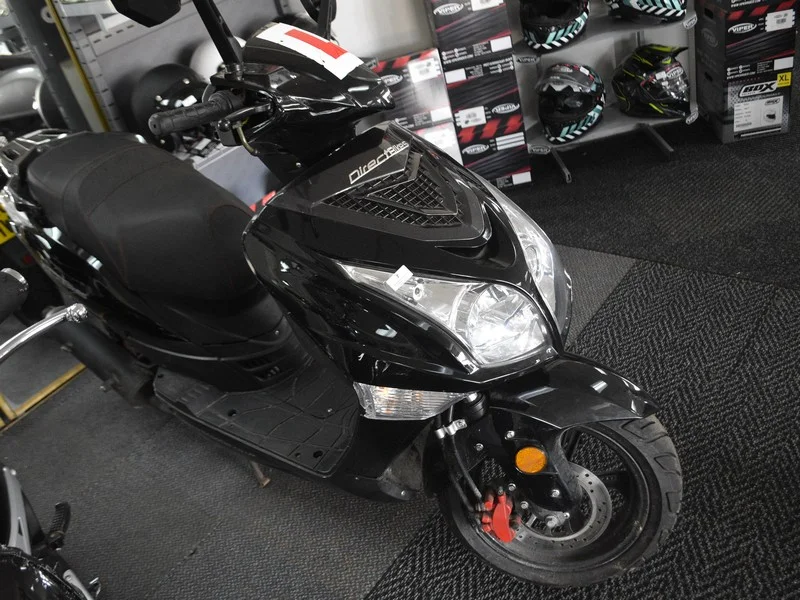 Gilbert Baitson - New and Pre Owned Motorcycle Auction to include Vespa, Honda, Piaggio and More - Auction Image 7