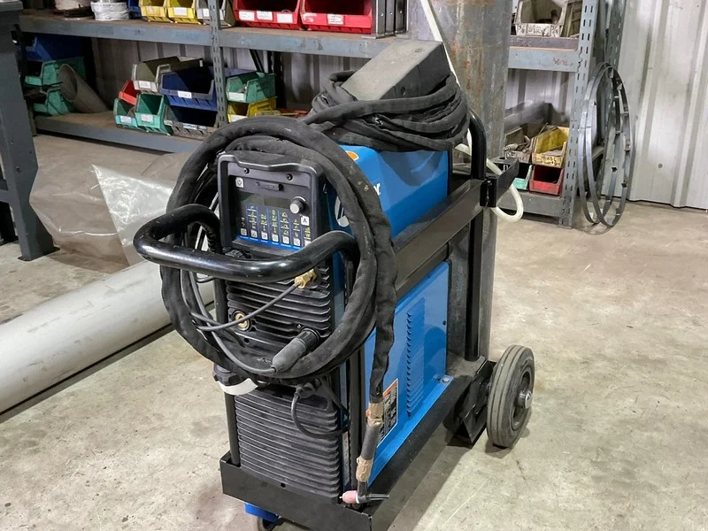 BPI Auctions - Entire Contents of Beaumont Water Heaters Limited Auction to include Metalworking Equipment, Tools & more - Auction Image 4