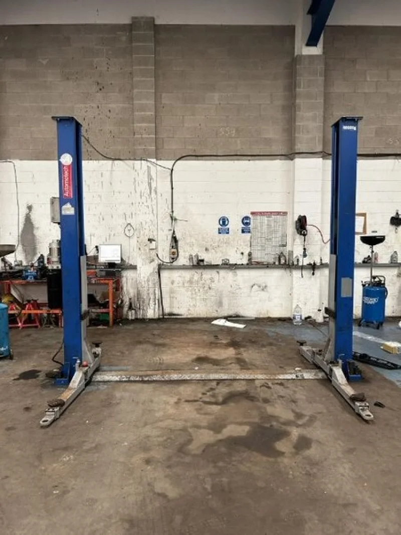 JPS Chartered Surveyors - Contents of MOT & Servicing Centre Auction - 2 & 4 Post Vehicle Lifts, Brake Tester, Emissions Analyser, Wheel/Tyre Balancer & Changer, Compressors - Auction Image 2