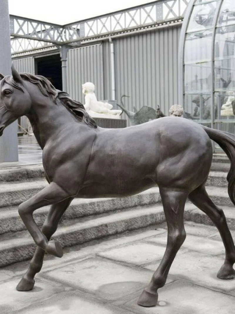 BPI Auctions - Home & Garden Decoration Auction to include Gazebos, Fountains, Statues, Egg Rocking Chairs, Firepits, Pizza Ovens & more - Auction Image 1