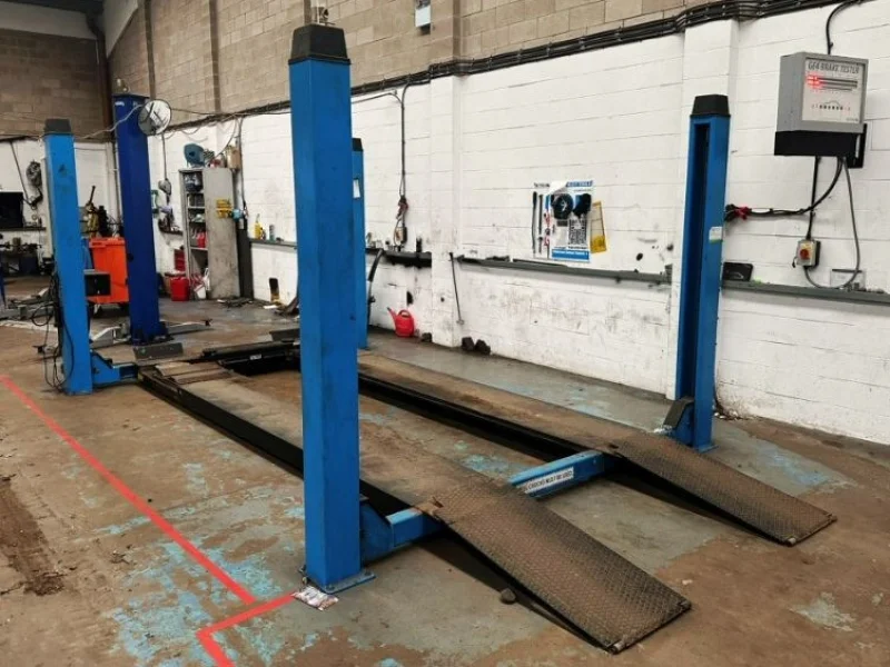 JPS Chartered Surveyors - Contents of MOT & Servicing Centre Auction - 2 & 4 Post Vehicle Lifts, Brake Tester, Emissions Analyser, Wheel/Tyre Balancer & Changer, Compressors - Auction Image 3
