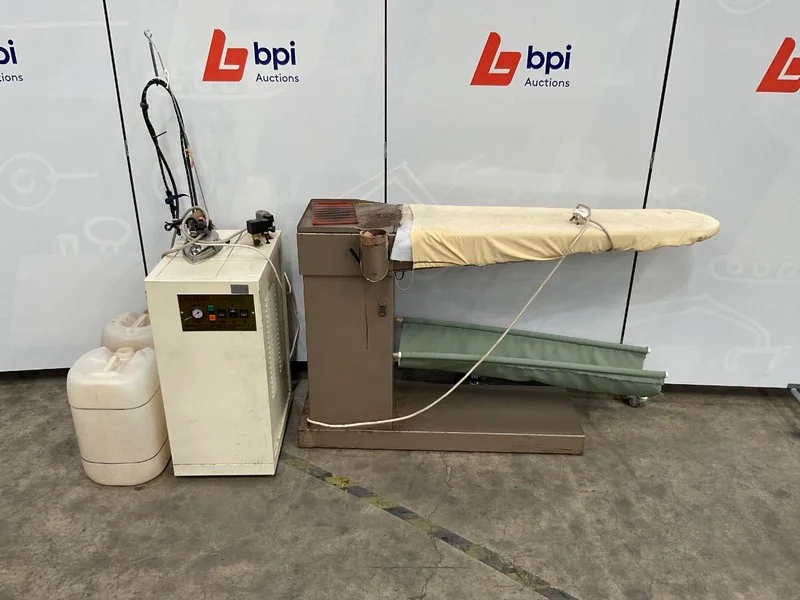 BPI Auctions - Designer Clothing, Sewing Machines & Equipment Auction - Auction Image 4