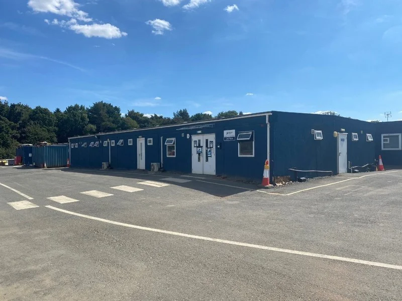 BPI Auctions - 75 Bay Plastisol Modular Building Auction Consisting of Offices & Welfare Facilities - Auction Image 1