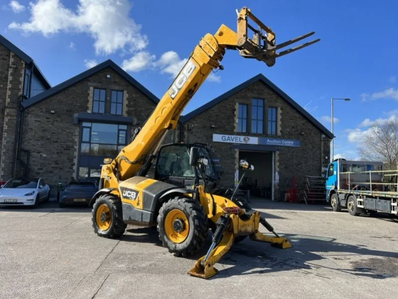 Gavel Auctioneers Ltd - JCB 4CX Backhoe Loader, 2no. JCB 540-170 Telehandlers & JCB 6T Dumper Auction - Auction Image 2
