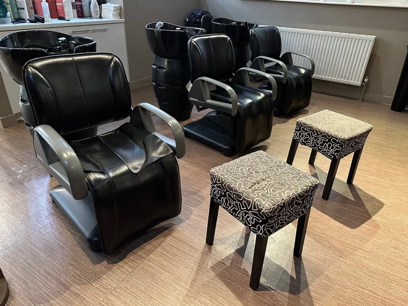 G J Wisdom & Co - Entire Contents of Large London Bridge Hair, Nail, Massage & Beauty Therapy Business, Assets of Tattoo Removal Parlour & Much More - Auction Image 3