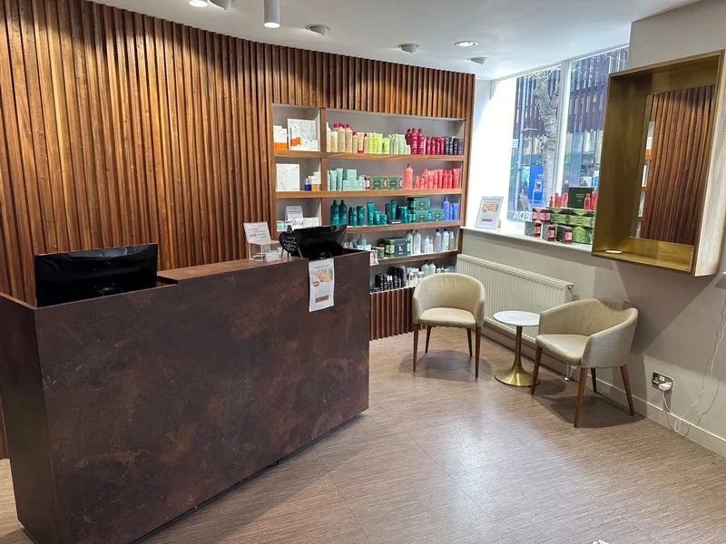 G J Wisdom & Co - Entire Contents of Large London Bridge Hair, Nail, Massage & Beauty Therapy Business, Assets of Tattoo Removal Parlour & Much More - Auction Image 4