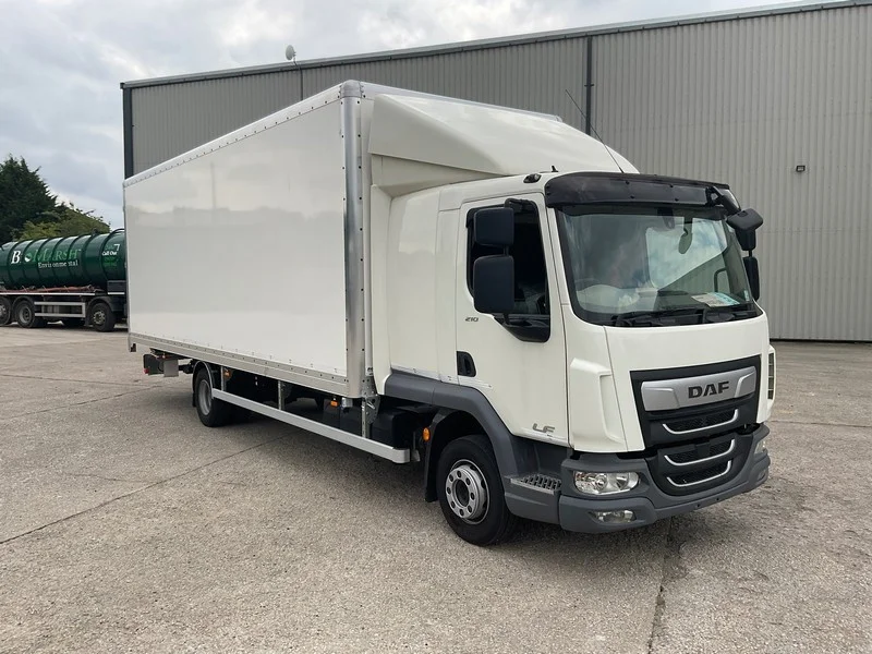 BPI Auctions - New & Pre-Registered DAF Trucks at Auction to include: Curtain Sider, Drop Side, Tipper, Box & Skip Lorries - Auction Image 2
