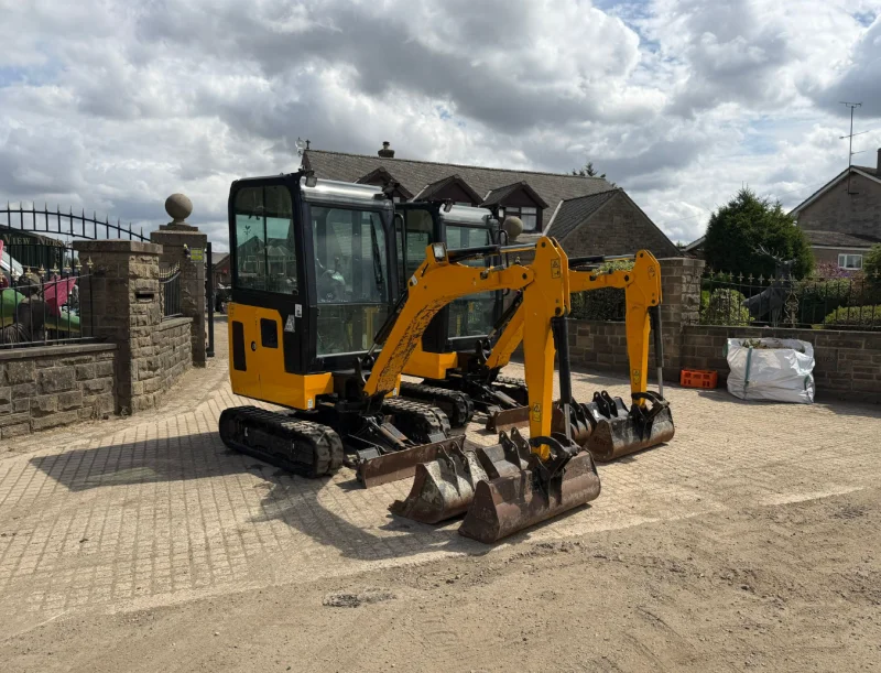 Universal Auctions Group Ltd - Massive Multi-Lot Auction; Ex-Fleet Vans, Agri, Construction & Heavy Plant Machinery And Much More! - Auction Image 8