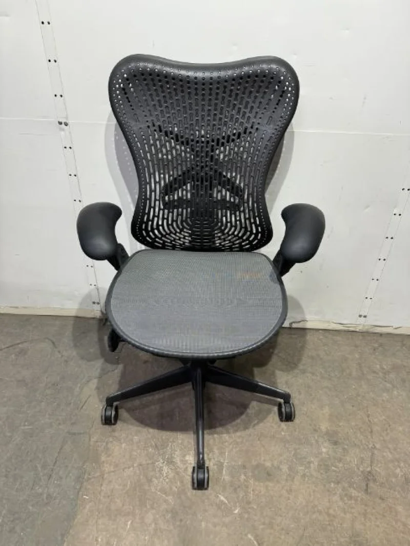 JPS Chartered Surveyors - Furniture Auction Featuring Office Furniture | Table Lamps | Rugs | Armchairs & More - Auction Image 2