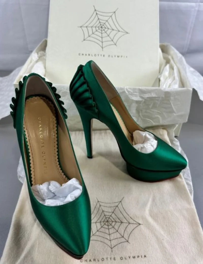 JPS Chartered Surveyors - Online Auction of Pre-Owned Designer Handbags, Shoes, Accessories - Brands: Louis Vuitton, Christian Dior, Valentino, MCM, Alexander McQueen, Prada - Auction Image 5