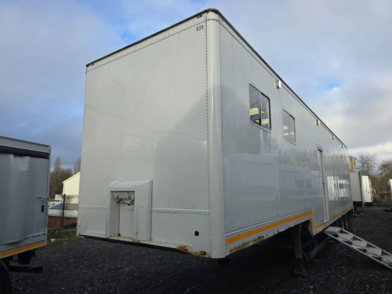 BPI Auctions - Film & TV Location Trailers, RVs & Vehicles at Auction - Auction Image 5