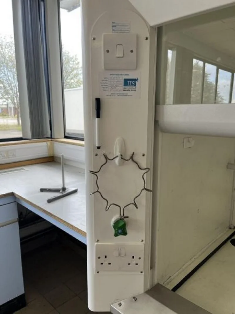 JPS Chartered Surveyors - ILS K8 Fume Cupboard Extractor Auction - Auction Image 4